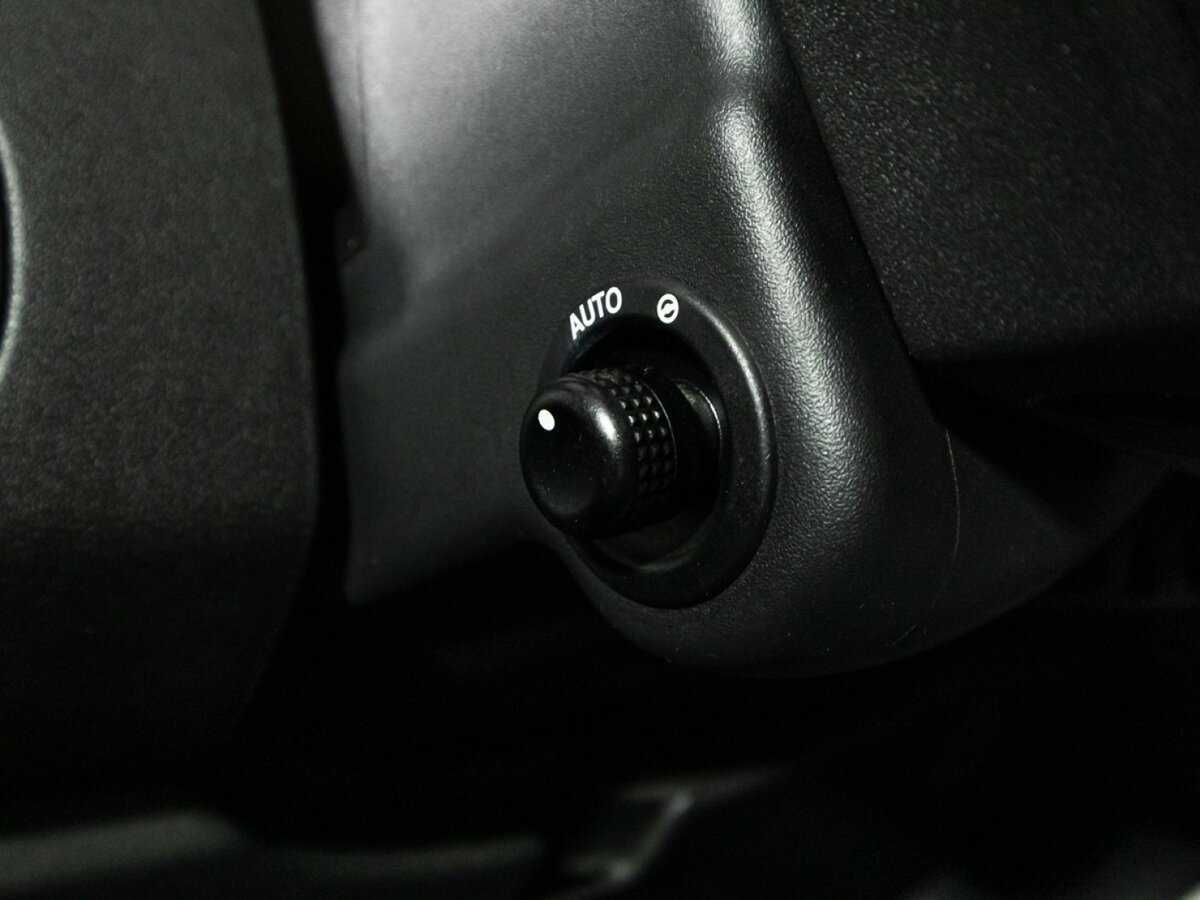 Land Rover Discovery с пробегом — 2012 год. Фото: #20