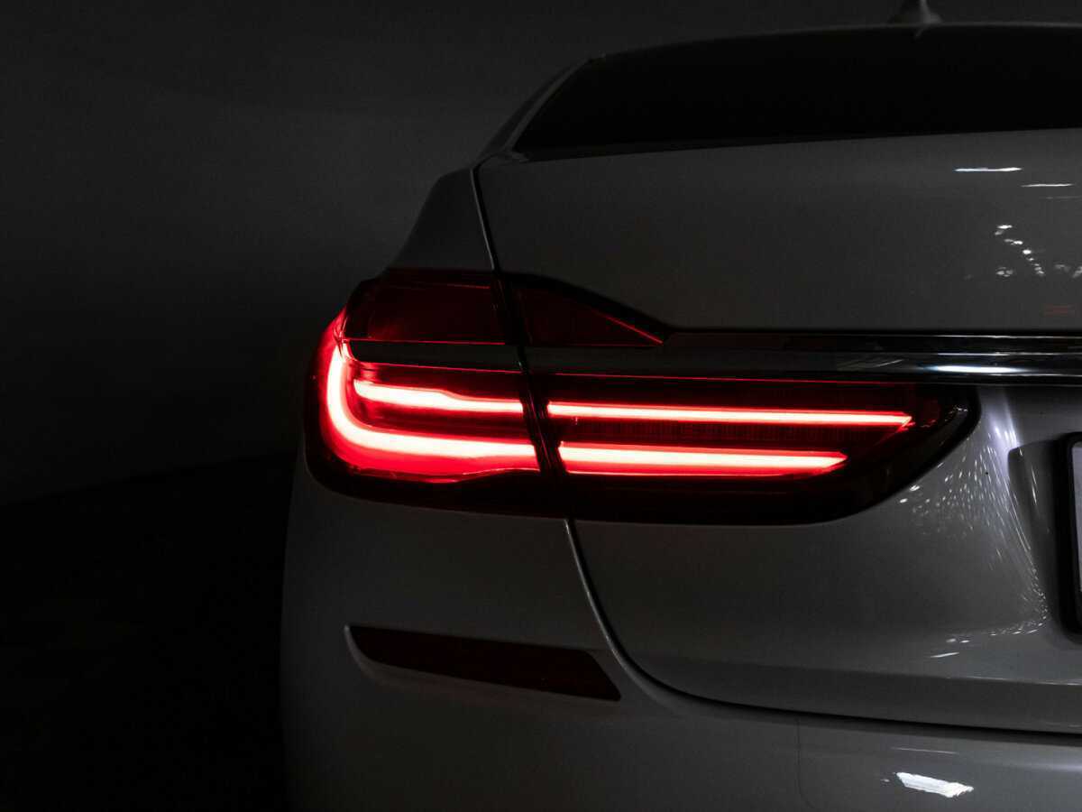 BMW 7 серии с пробегом — 2017 год. Фото: #32