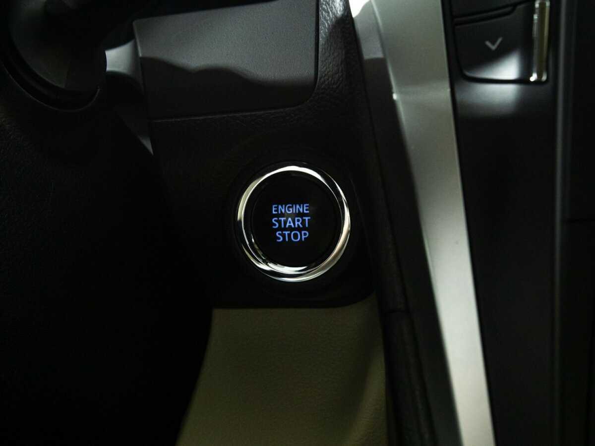 Toyota Camry с пробегом — 2016 год. Фото: #18