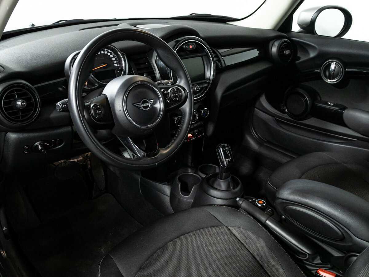 Mini Hatch с пробегом — 2020 год. Фото: #10