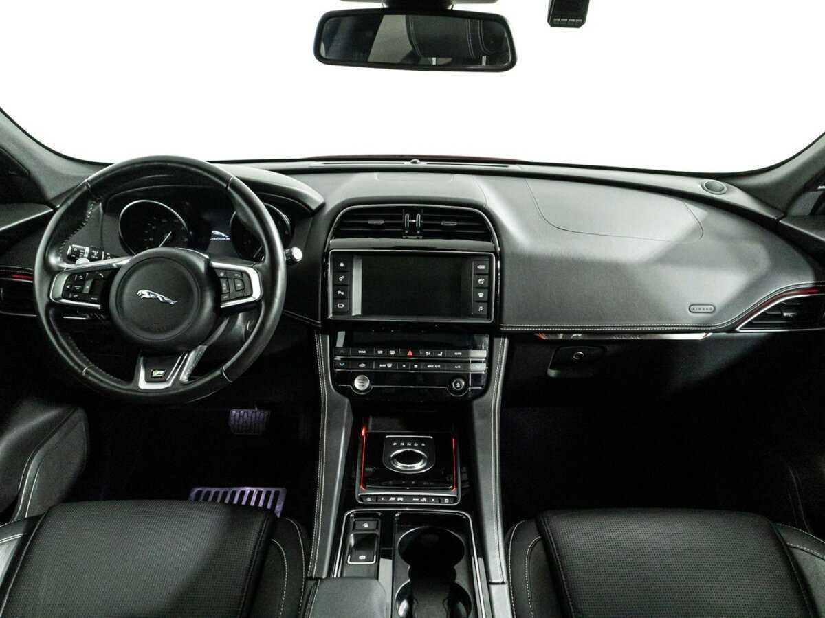Jaguar F-Pace с пробегом — 2018 год. Фото: #12