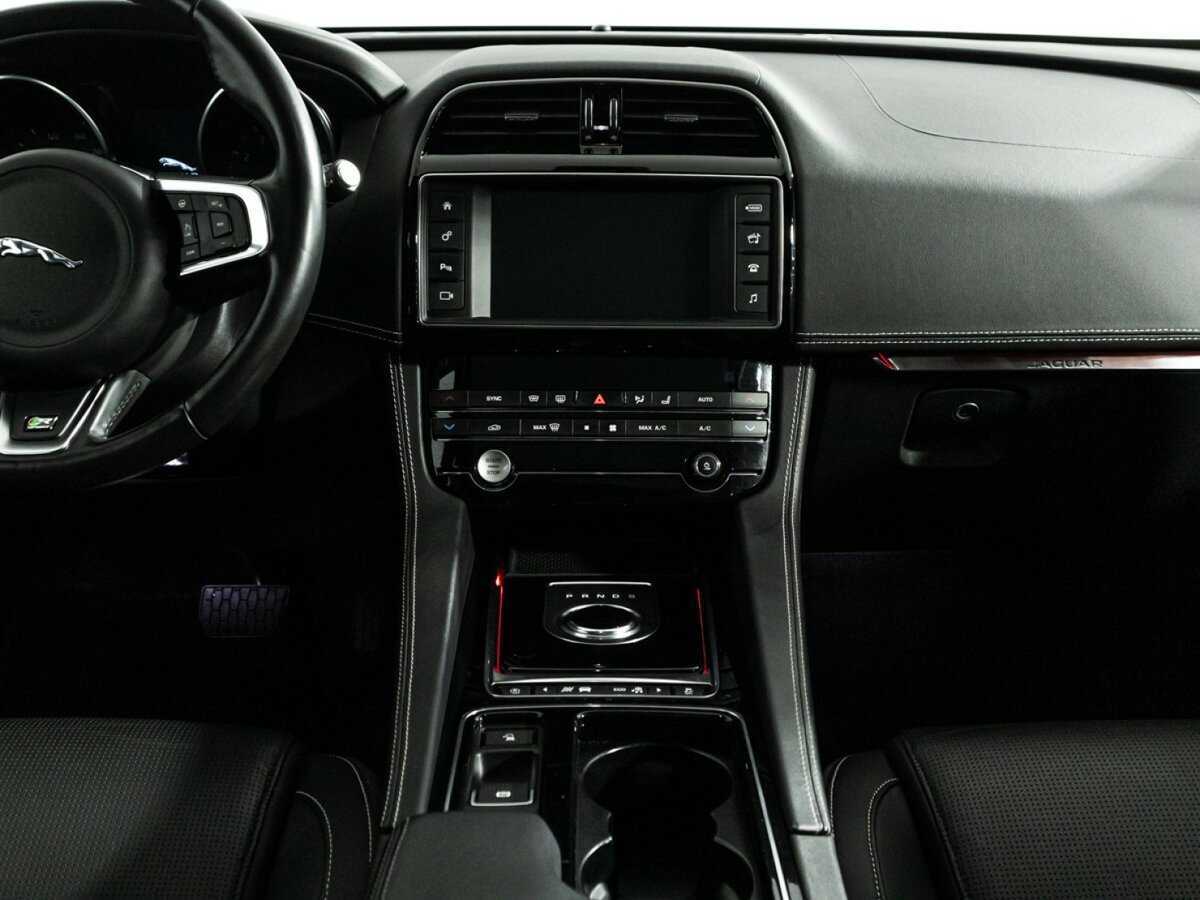 Jaguar F-Pace с пробегом — 2018 год. Фото: #13