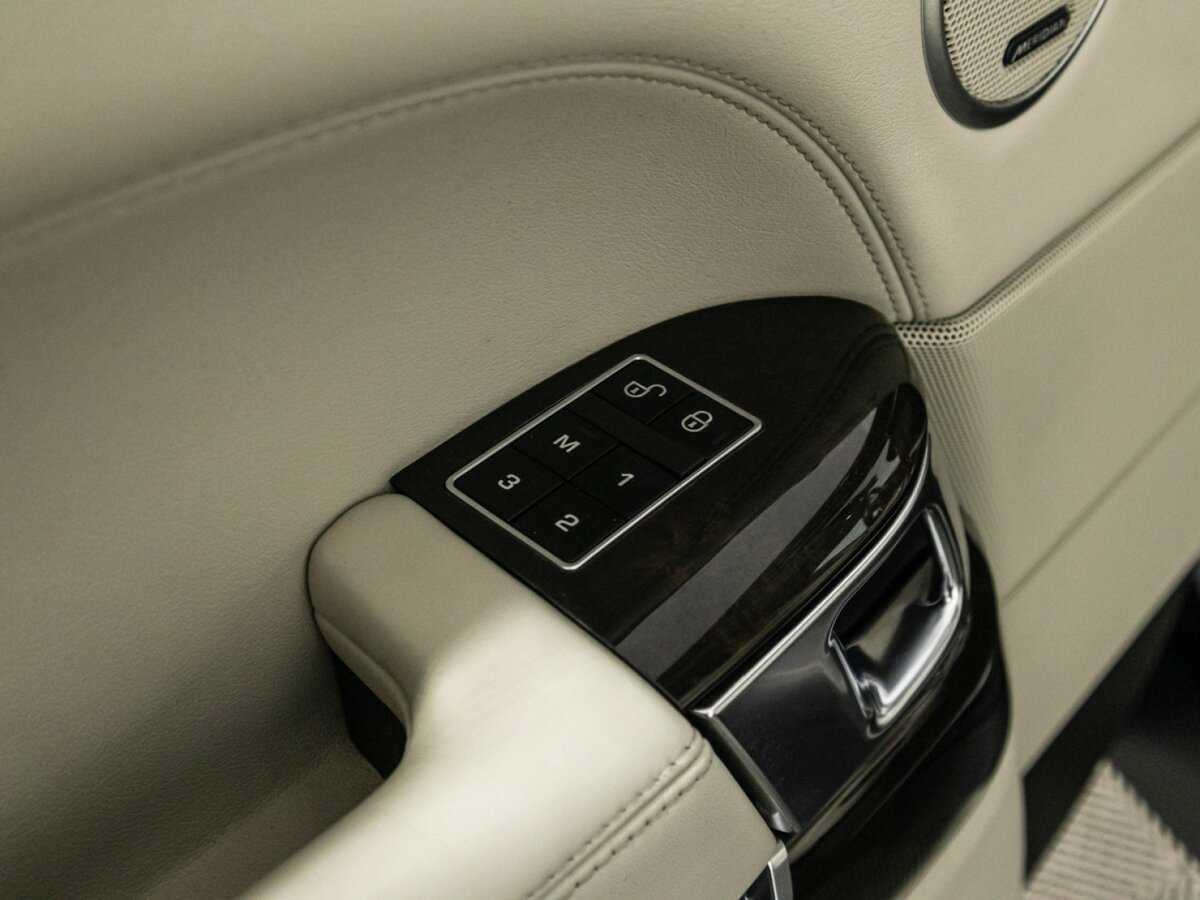 Land Rover Range Rover с пробегом — 2013 год. Фото: #18