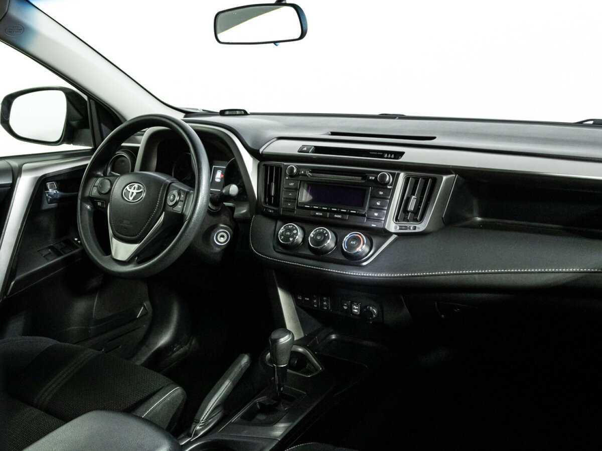 Toyota RAV4 с пробегом — 2016 год. Фото: #8