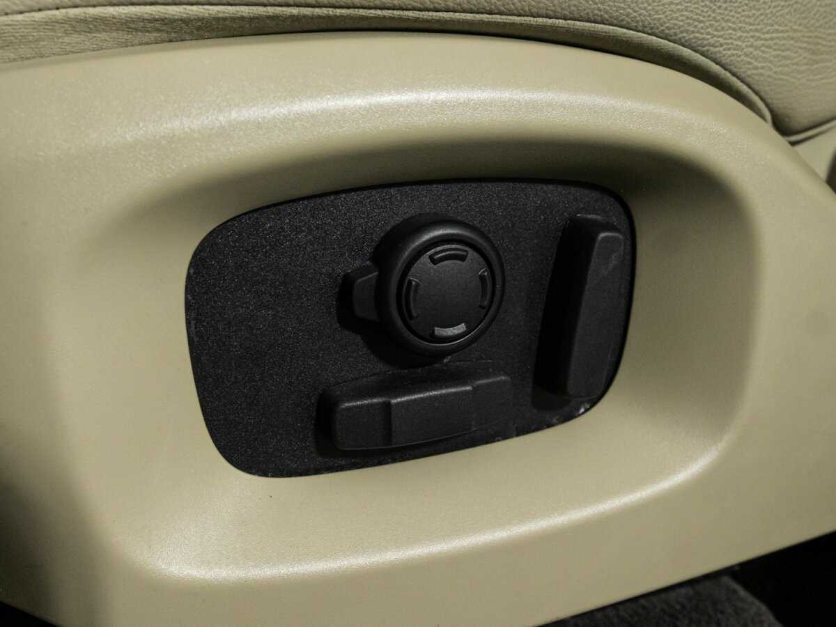 Land Rover Range Rover Sport с пробегом — 2016 год. Фото: #16