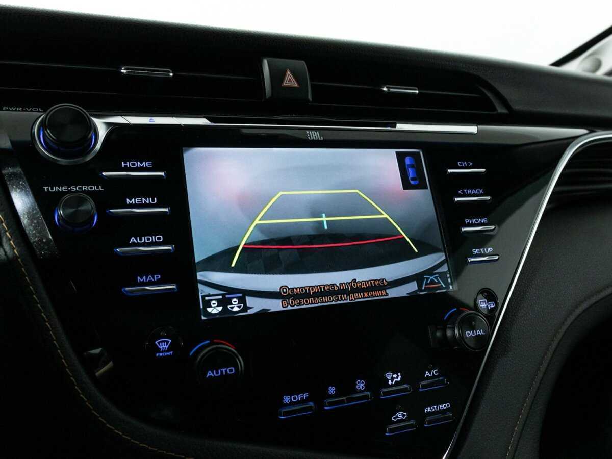 Toyota Camry с пробегом — 2018 год. Фото: #15