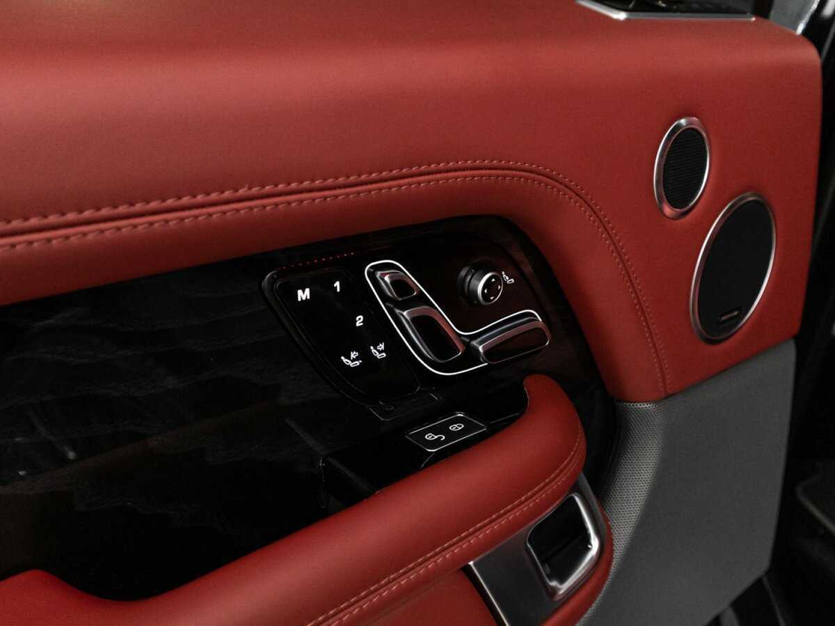 Land Rover Range Rover с пробегом — 2020 год. Фото: #17