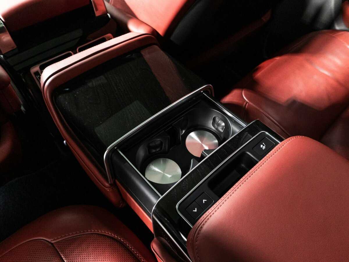 Land Rover Range Rover с пробегом — 2020 год. Фото: #20