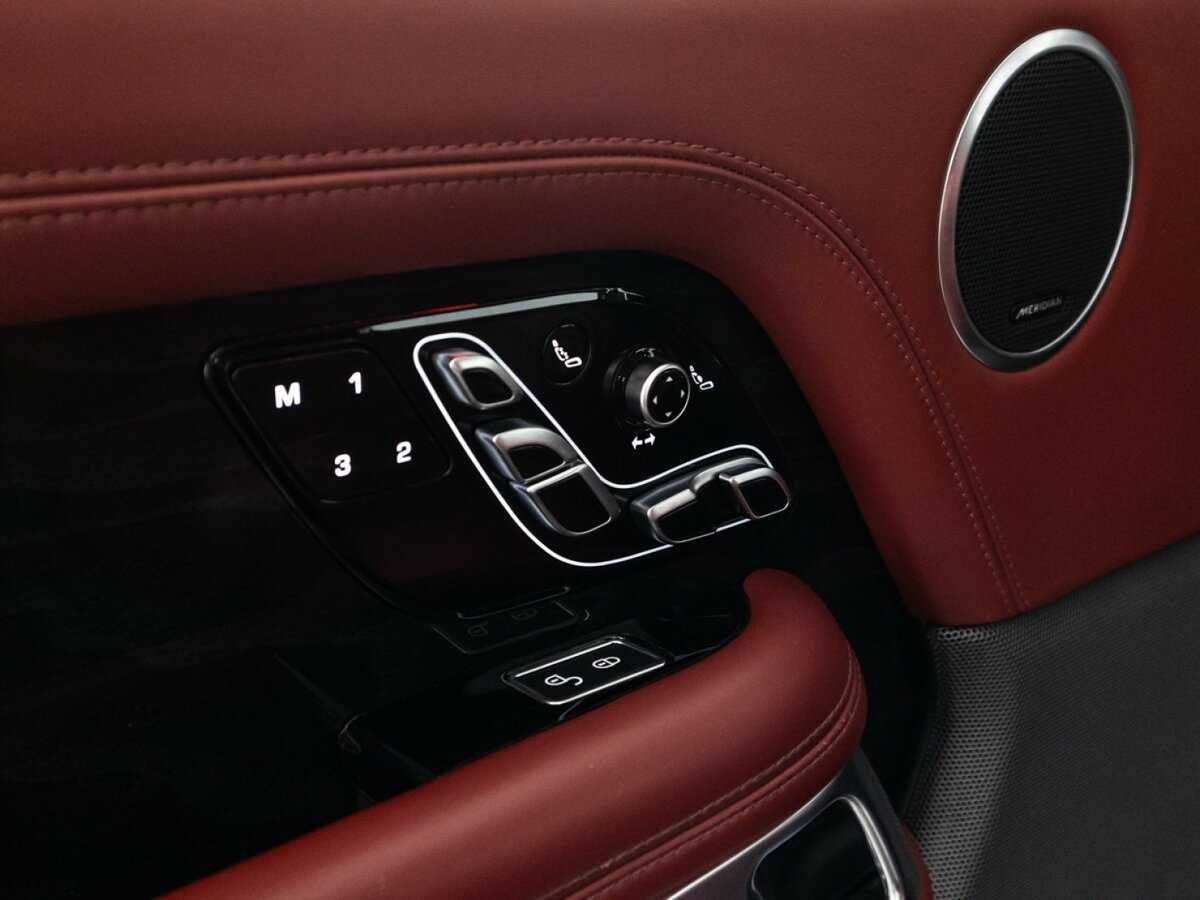 Land Rover Range Rover с пробегом — 2020 год. Фото: #26