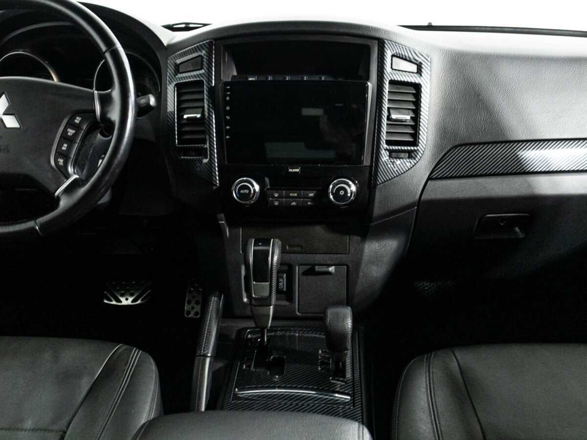 Mitsubishi Pajero с пробегом — 2014 год. Фото: #13