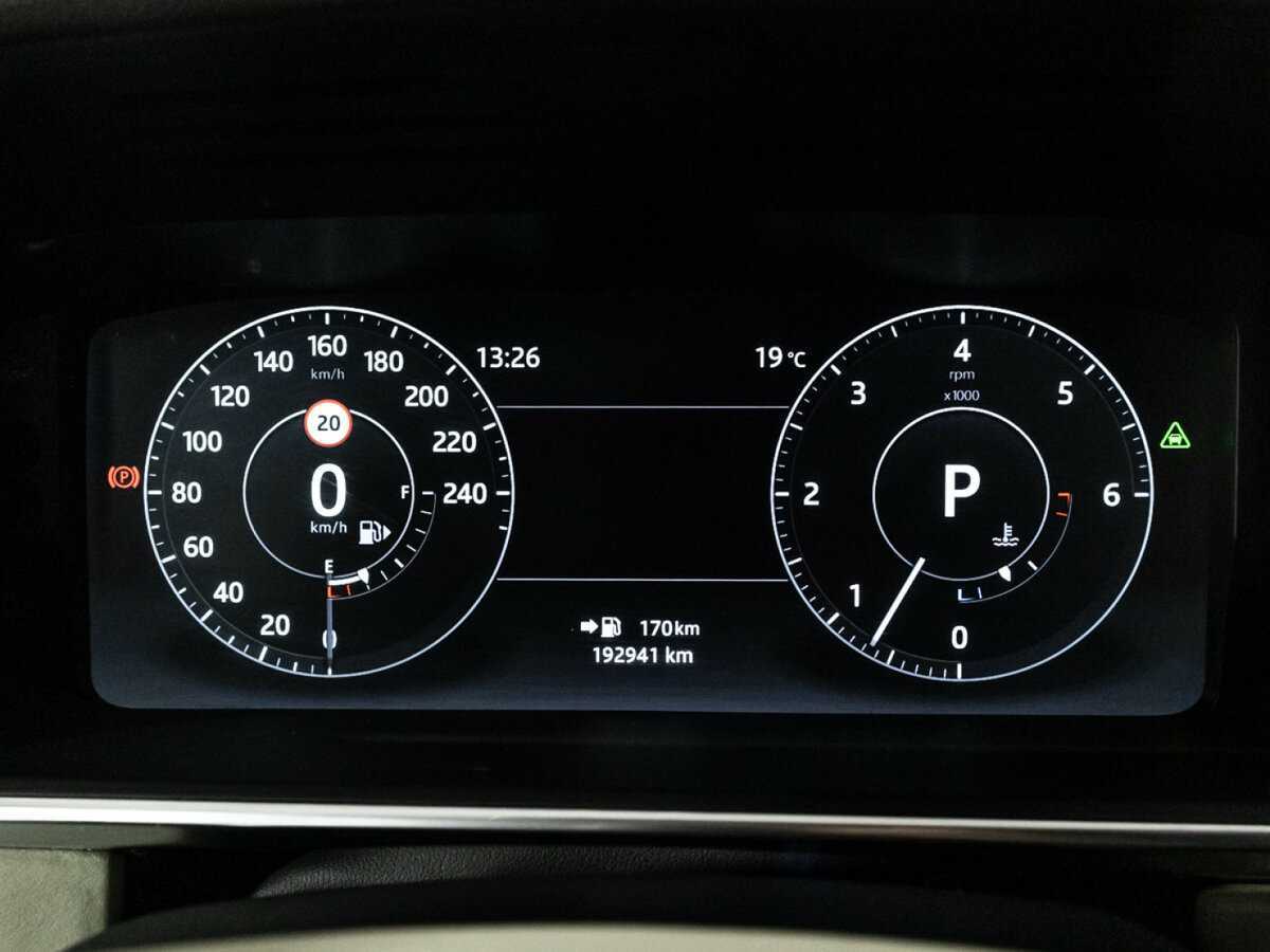 Land Rover Range Rover с пробегом — 2017 год. Фото: #11