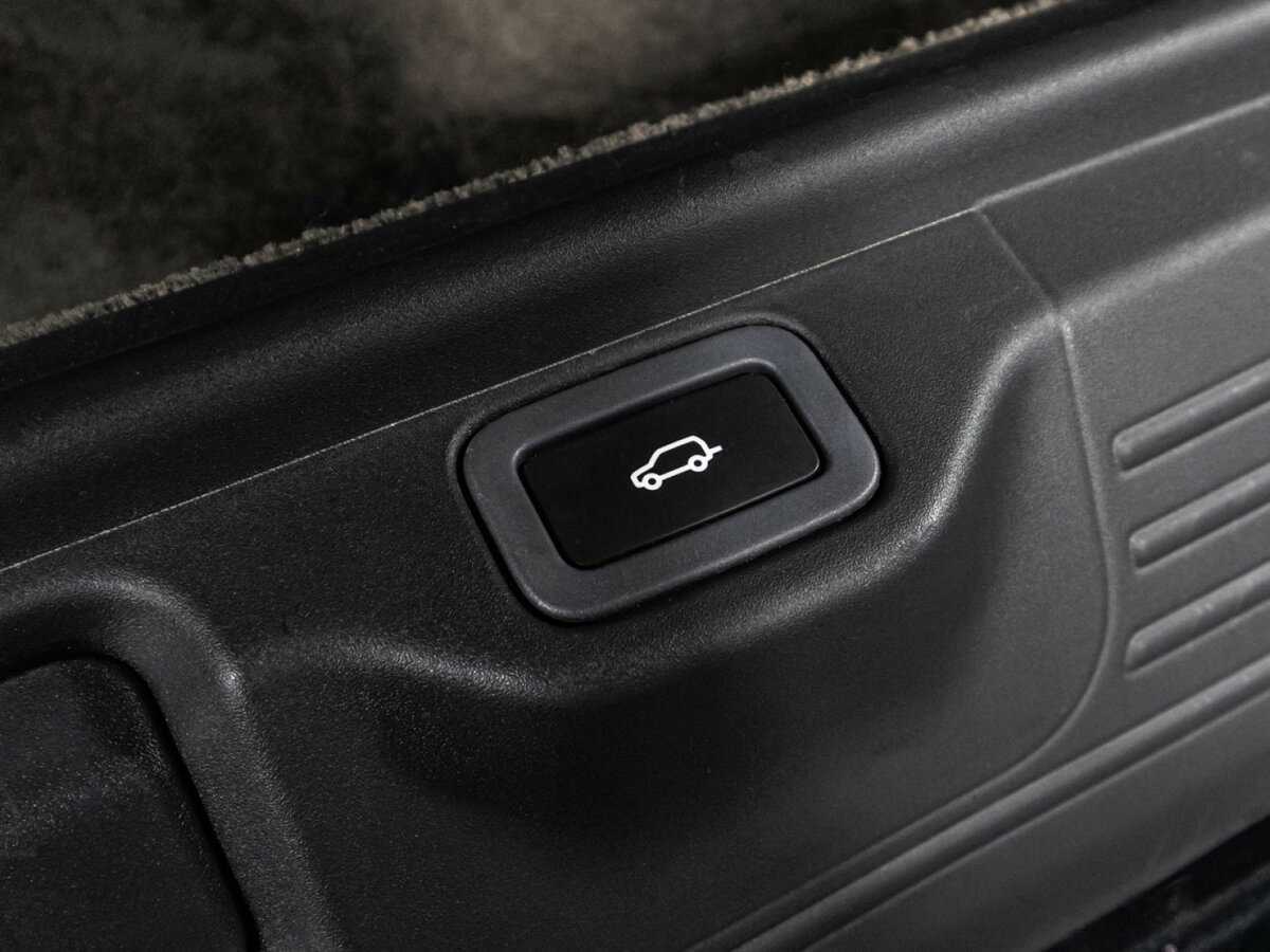 Land Rover Range Rover с пробегом — 2017 год. Фото: #15