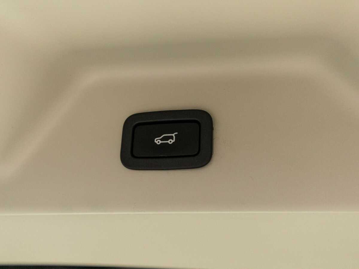 Land Rover Range Rover с пробегом — 2017 год. Фото: #16