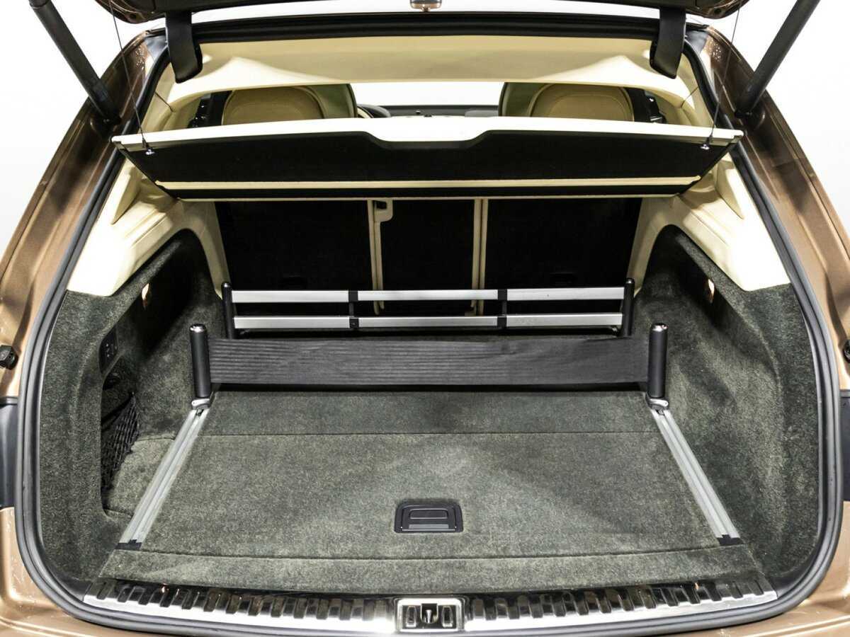 Bentley Bentayga с пробегом — 2016 год. Фото: #14