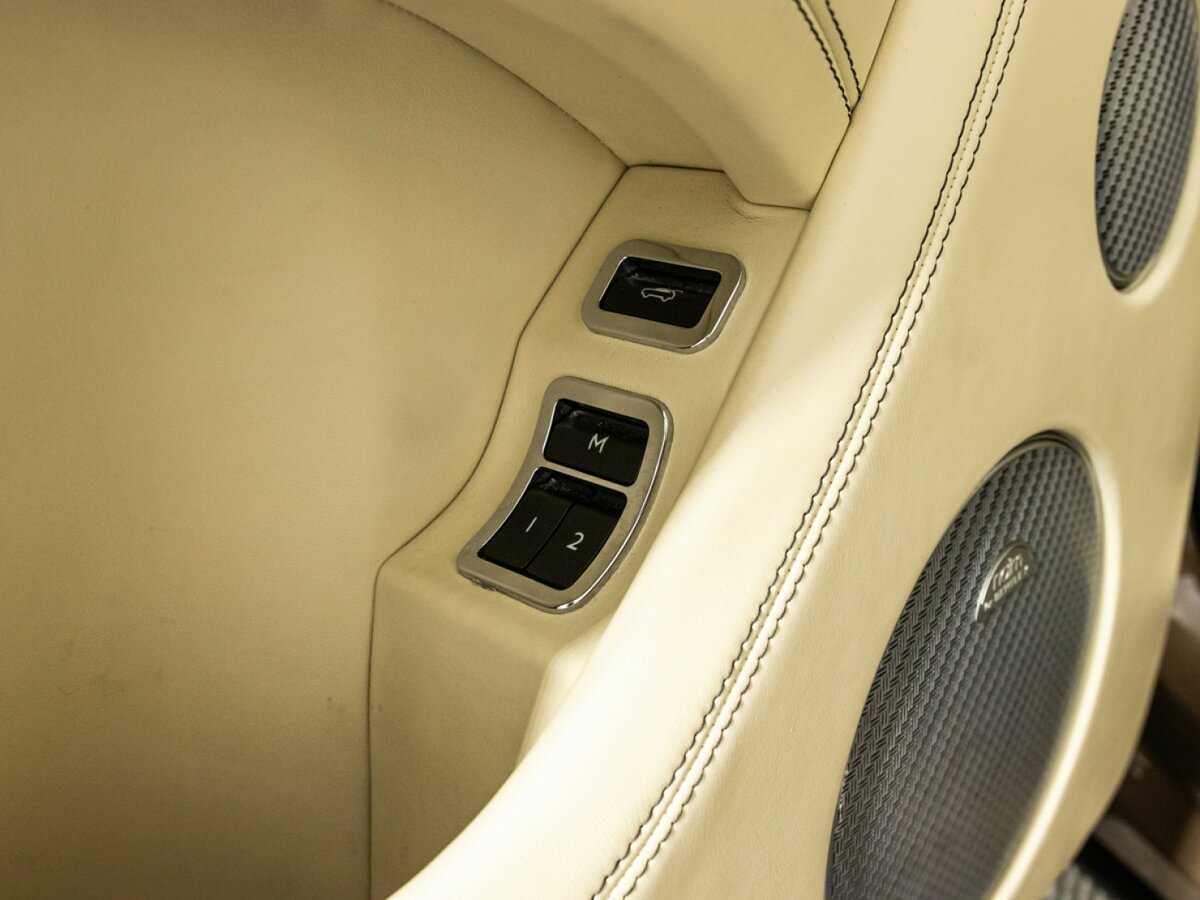 Bentley Bentayga с пробегом — 2016 год. Фото: #19