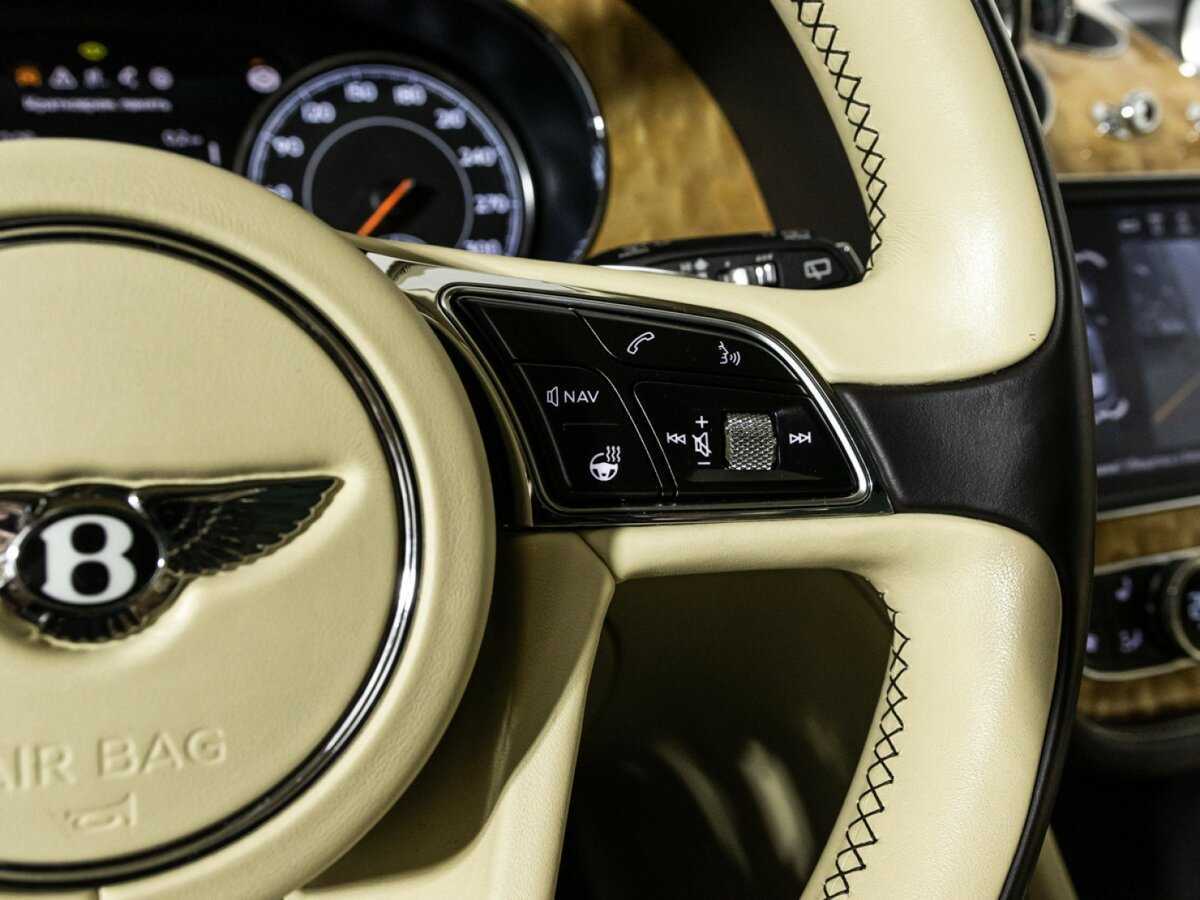 Bentley Bentayga с пробегом — 2016 год. Фото: #29