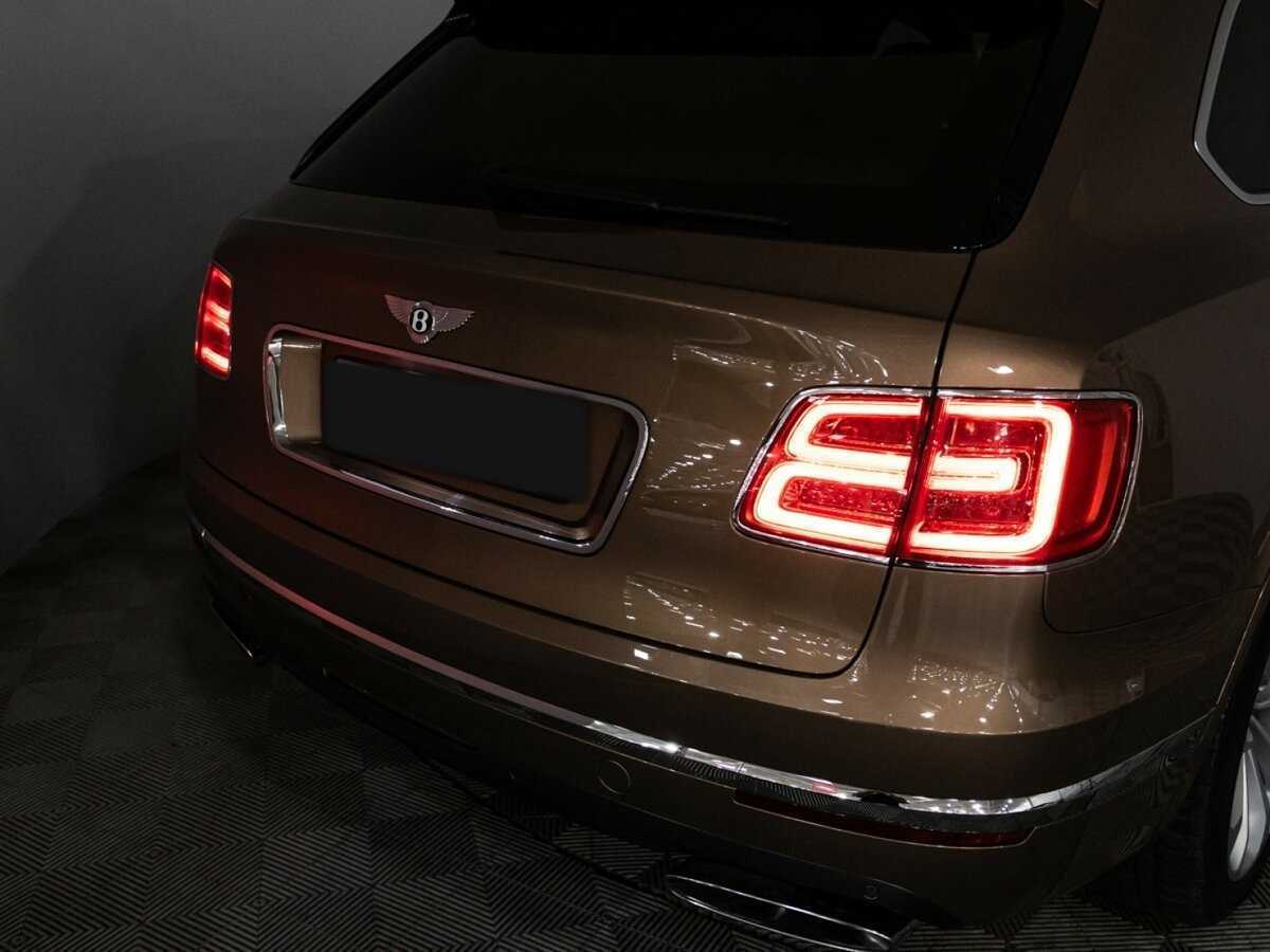 Bentley Bentayga с пробегом — 2016 год. Фото: #37