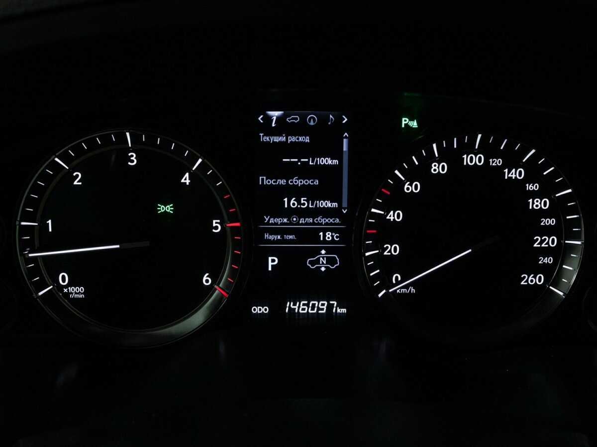 Lexus LX с пробегом — 2016 год. Фото: #10