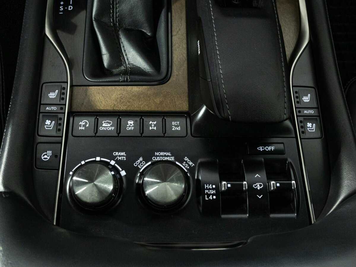 Lexus LX с пробегом — 2016 год. Фото: #24