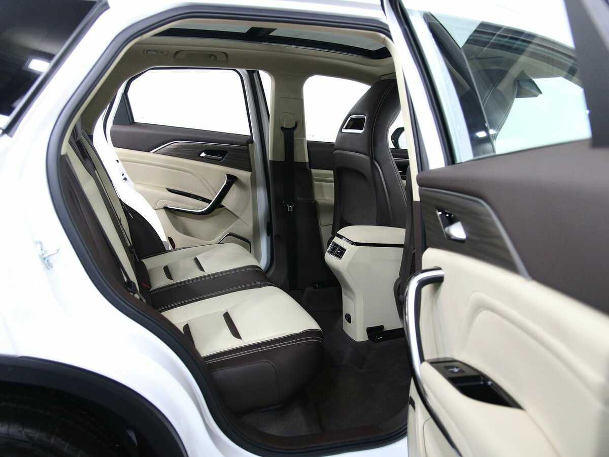 FAW Bestune T77 с пробегом — 2023 год. Фото: #9