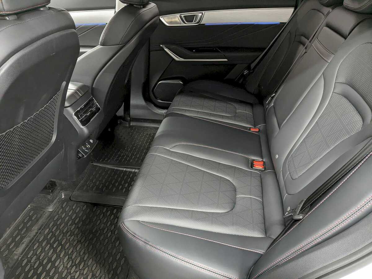 FAW Bestune T99 с пробегом — 2023 год. Фото: #16