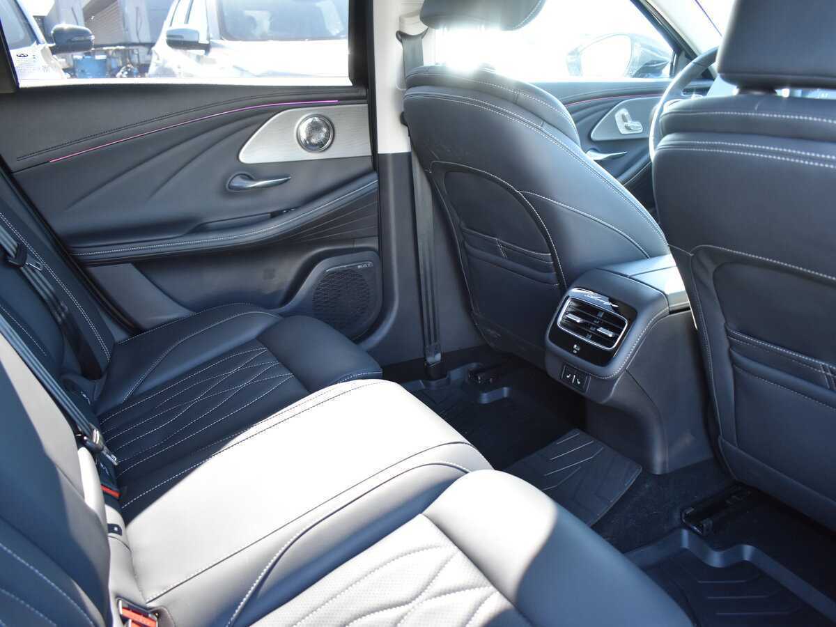 Chery Arrizo 8 с пробегом — 2023 год. Фото: #12