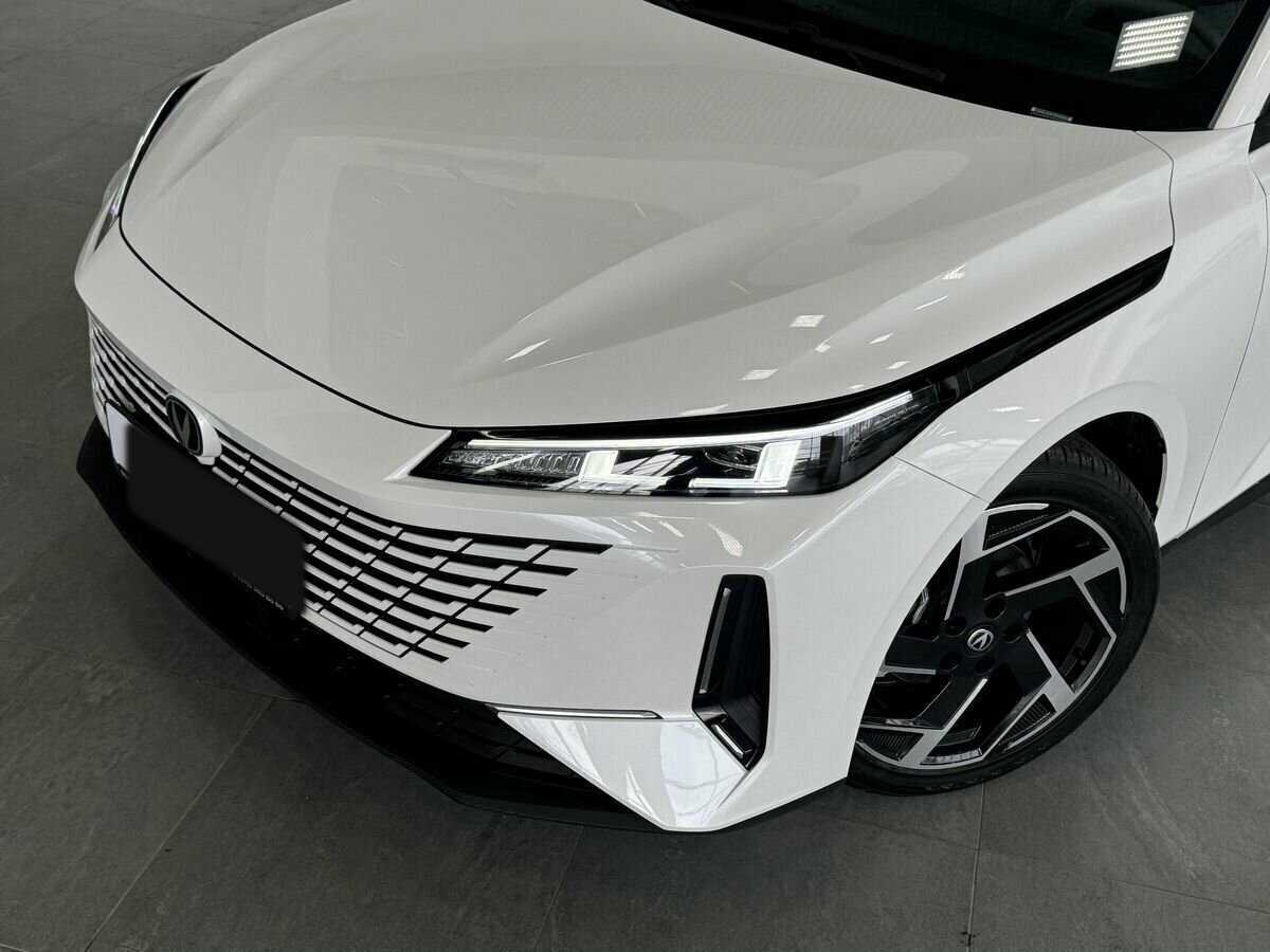 Changan Lamore с пробегом — 2023 год. Фото: #1