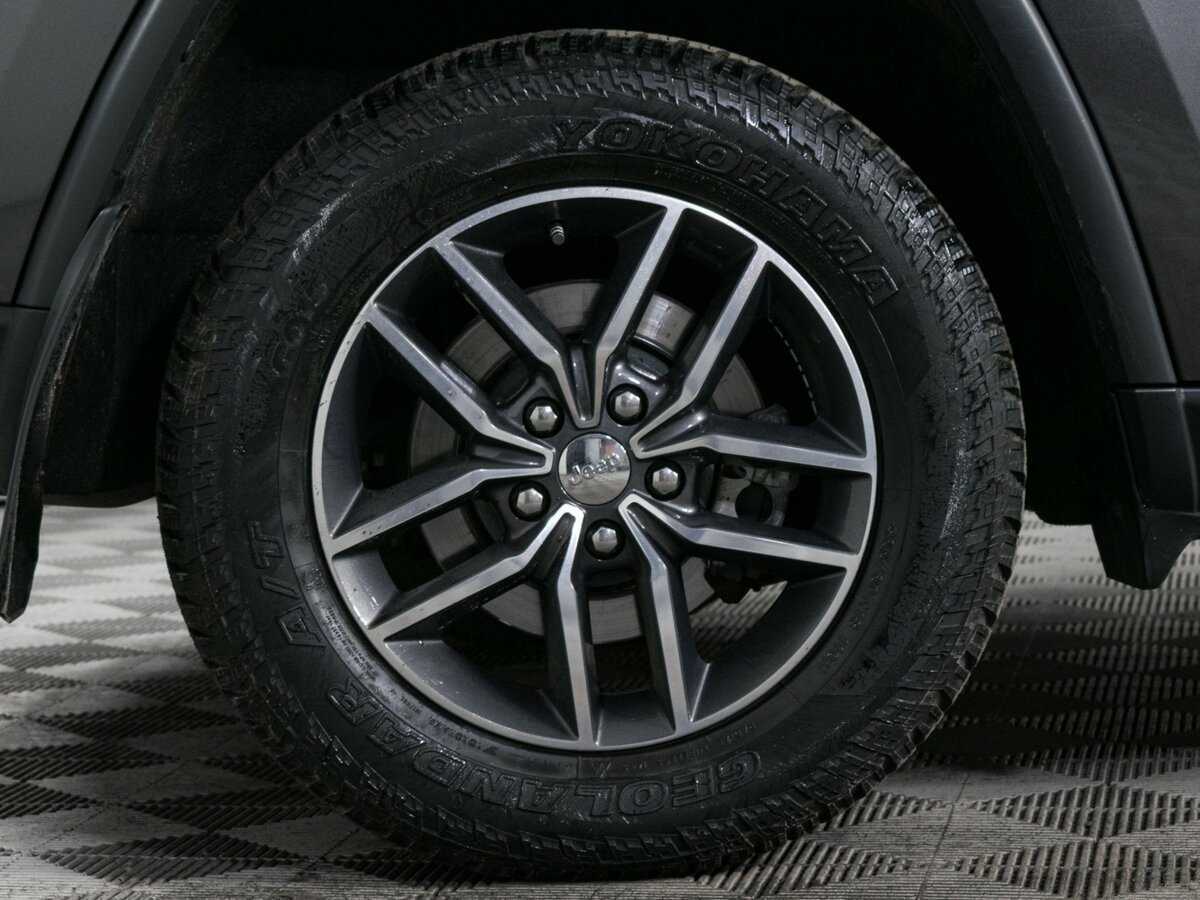 Jeep Grand Cherokee с пробегом — 2018 год. Фото: #23