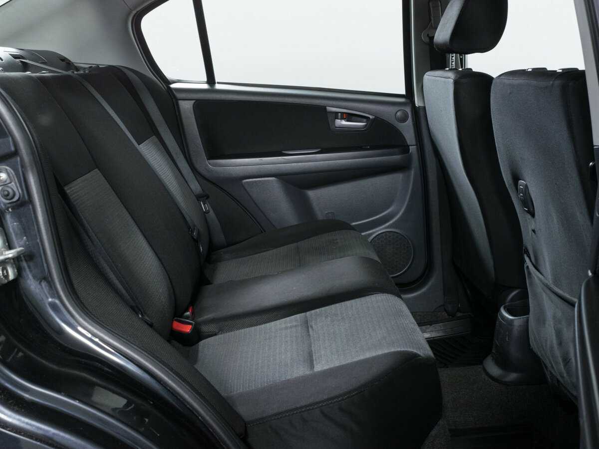 Suzuki SX4 с пробегом — 2008 год. Фото: #8