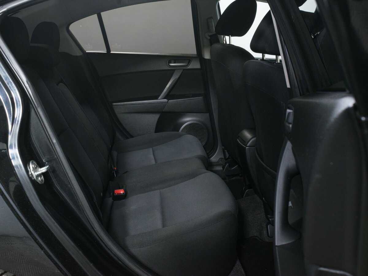 Mazda 3 с пробегом — 2010 год. Фото: #9