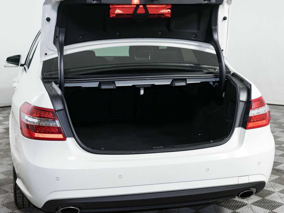 Mercedes-Benz E-Класс с пробегом — 2010 год. Фото: #6