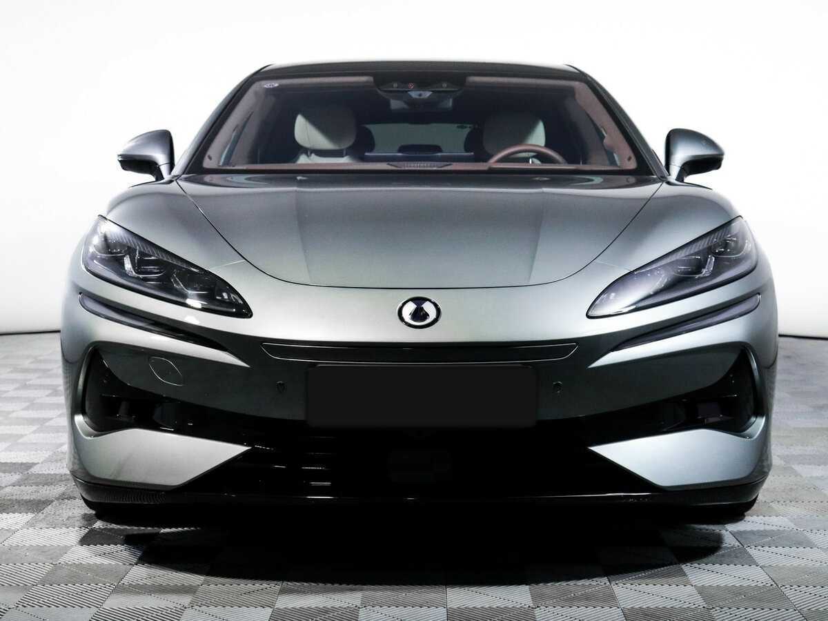 Denza Z9 с пробегом — 2024 год. Фото: #1