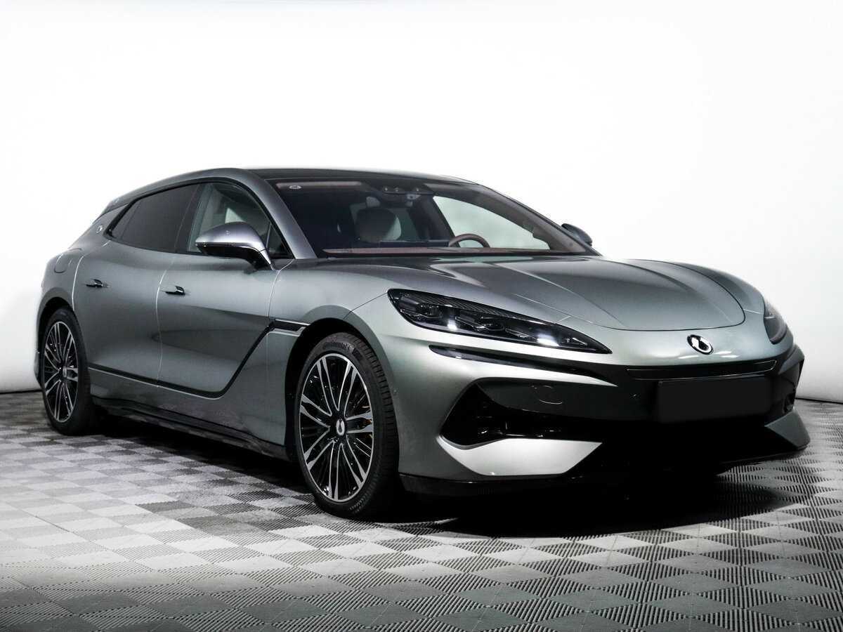 Denza Z9 с пробегом — 2024 год. Фото: #2