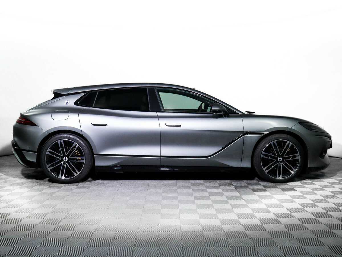 Denza Z9 с пробегом — 2024 год. Фото: #3