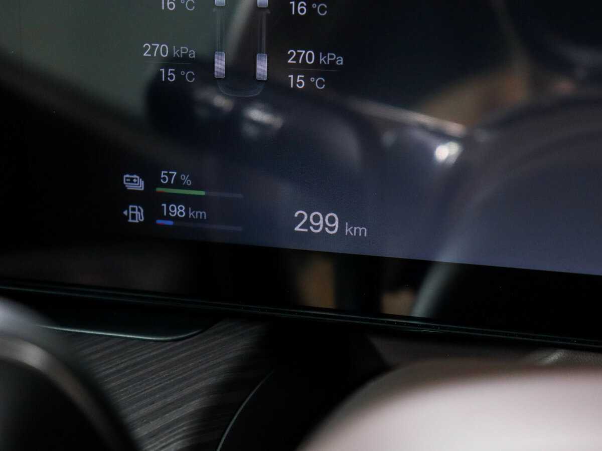 Denza Z9 с пробегом — 2024 год. Фото: #10