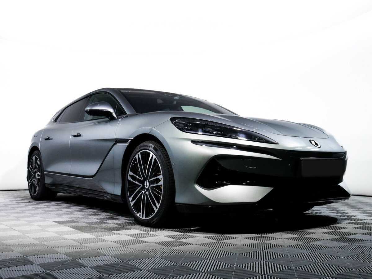 Denza Z9 с пробегом — 2024 год. Фото: #18