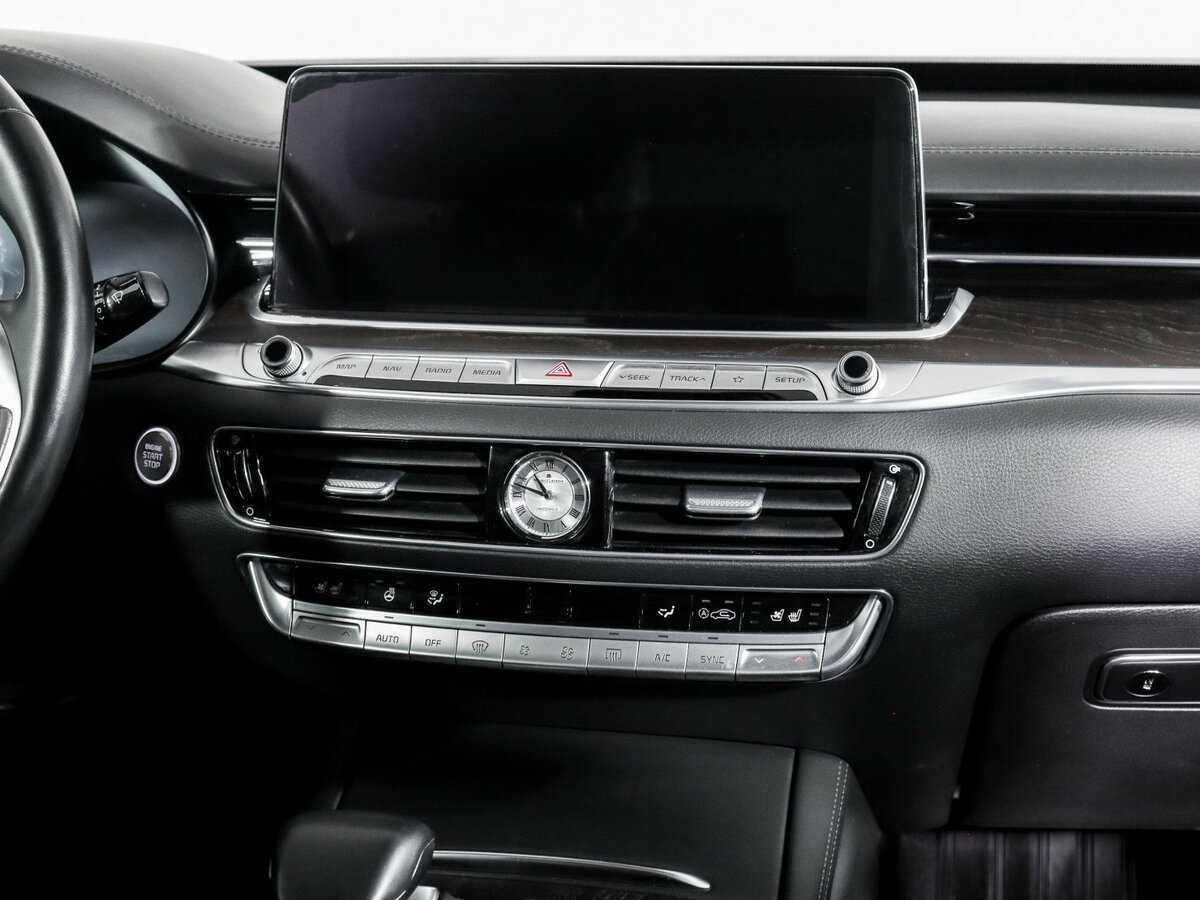 Kia K900 с пробегом — 2019 год. Фото: #9