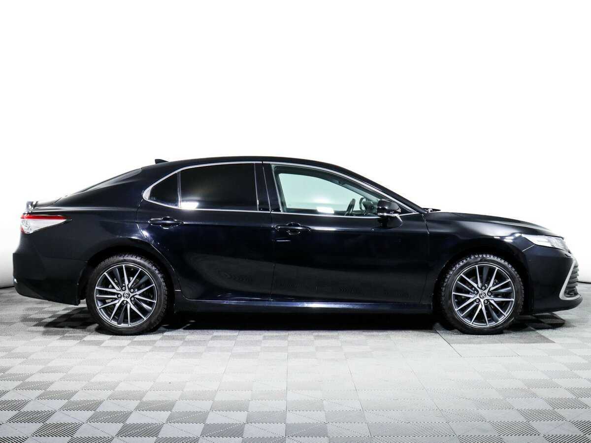 Toyota Camry с пробегом — 2021 год. Фото: #3