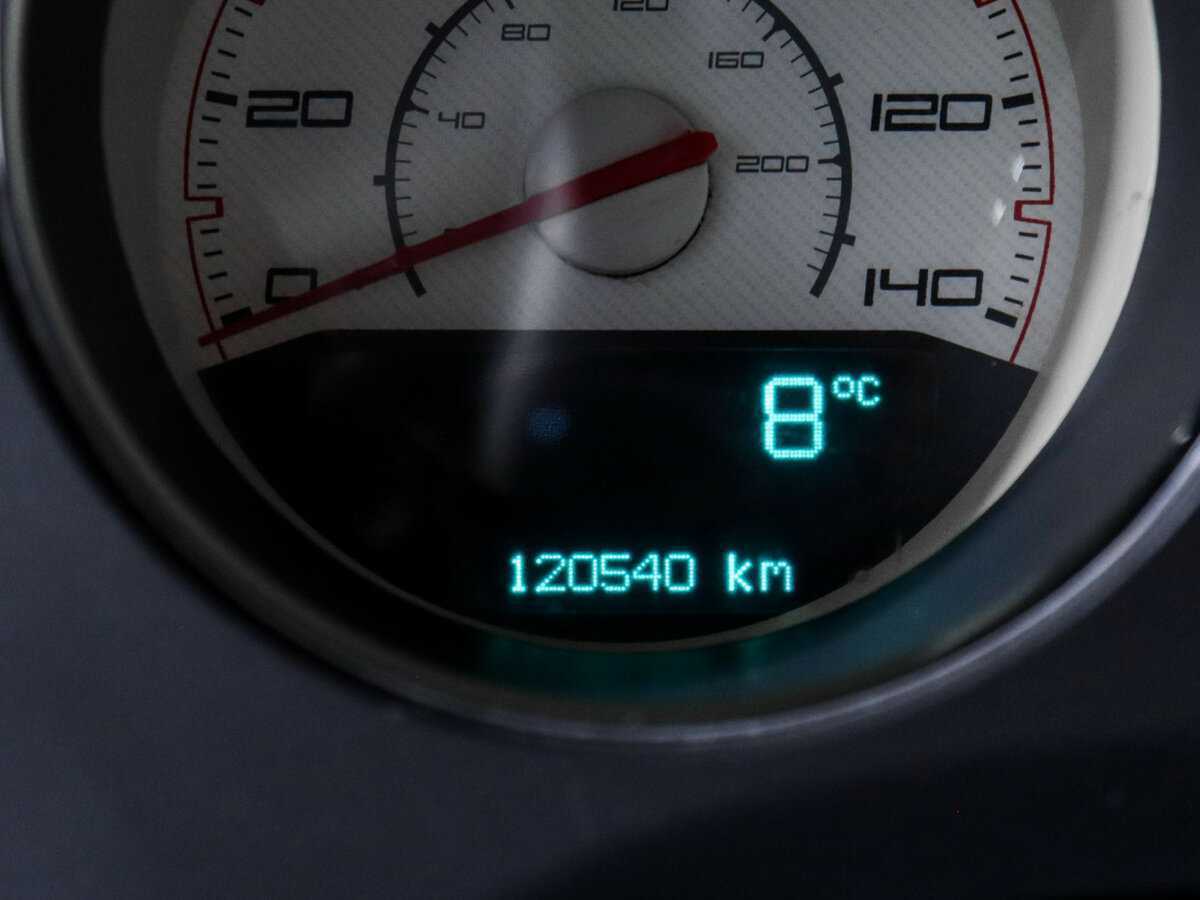 Dodge Challenger с пробегом — 2013 год. Фото: #7