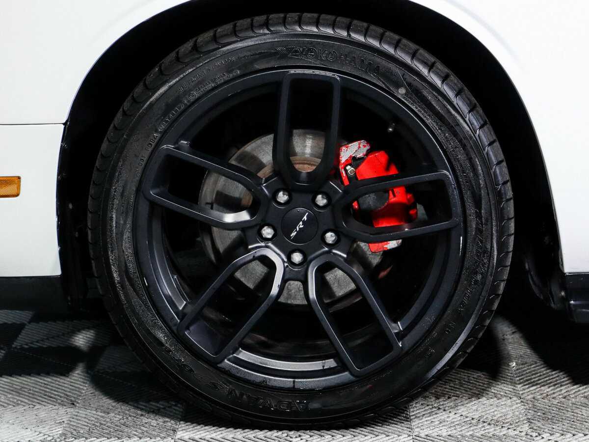 Dodge Challenger с пробегом — 2013 год. Фото: #11