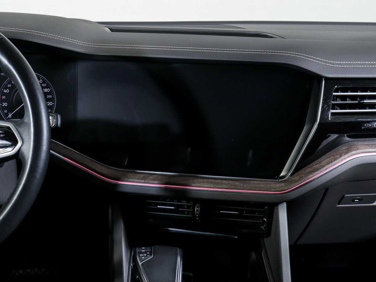 Volkswagen Touareg с пробегом — 2020 год. Фото: #9