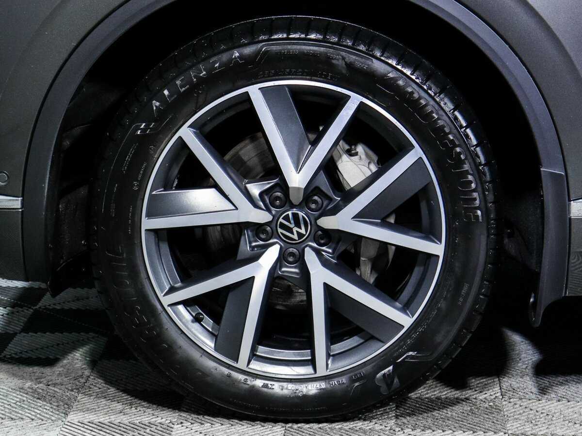 Volkswagen Touareg с пробегом — 2020 год. Фото: #11