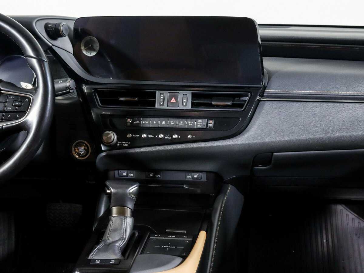 Lexus ES с пробегом — 2021 год. Фото: #12