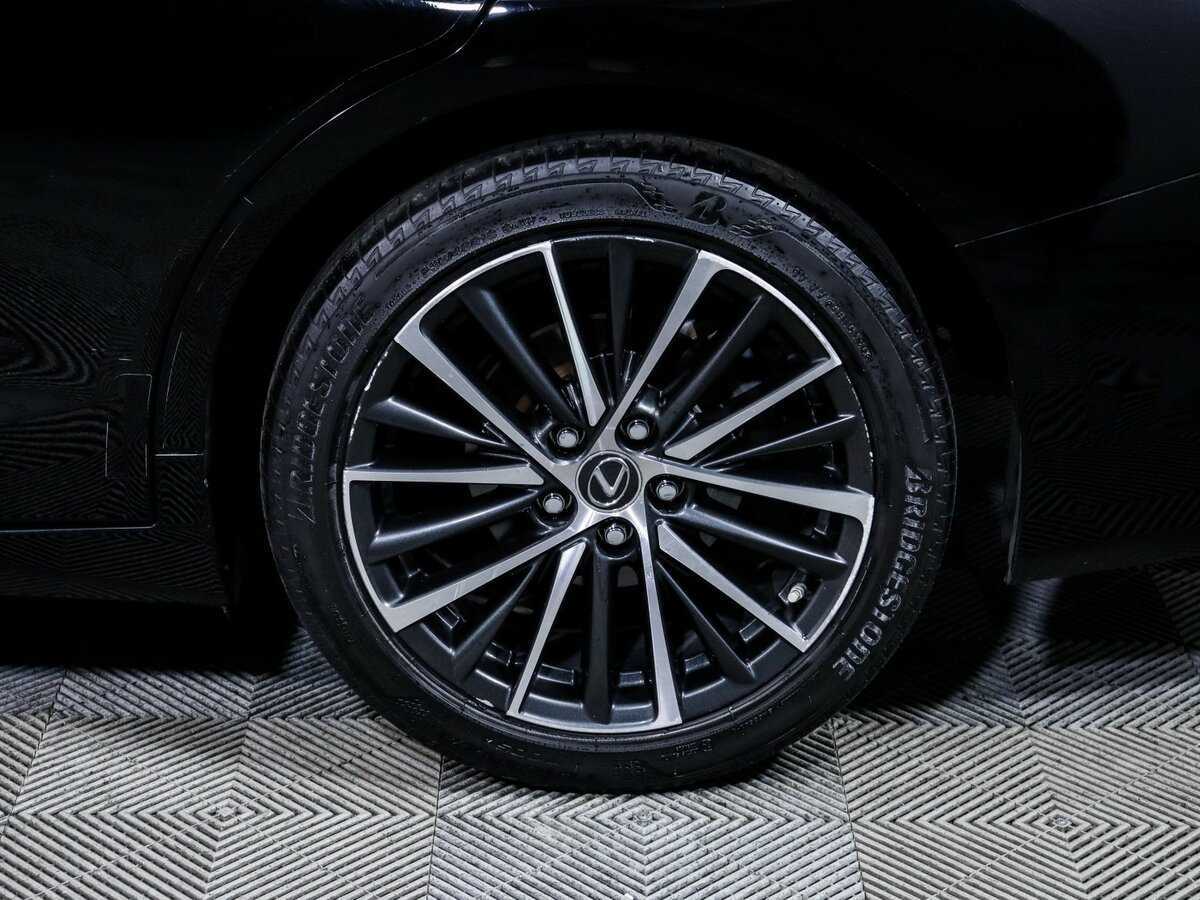 Lexus ES с пробегом — 2021 год. Фото: #14