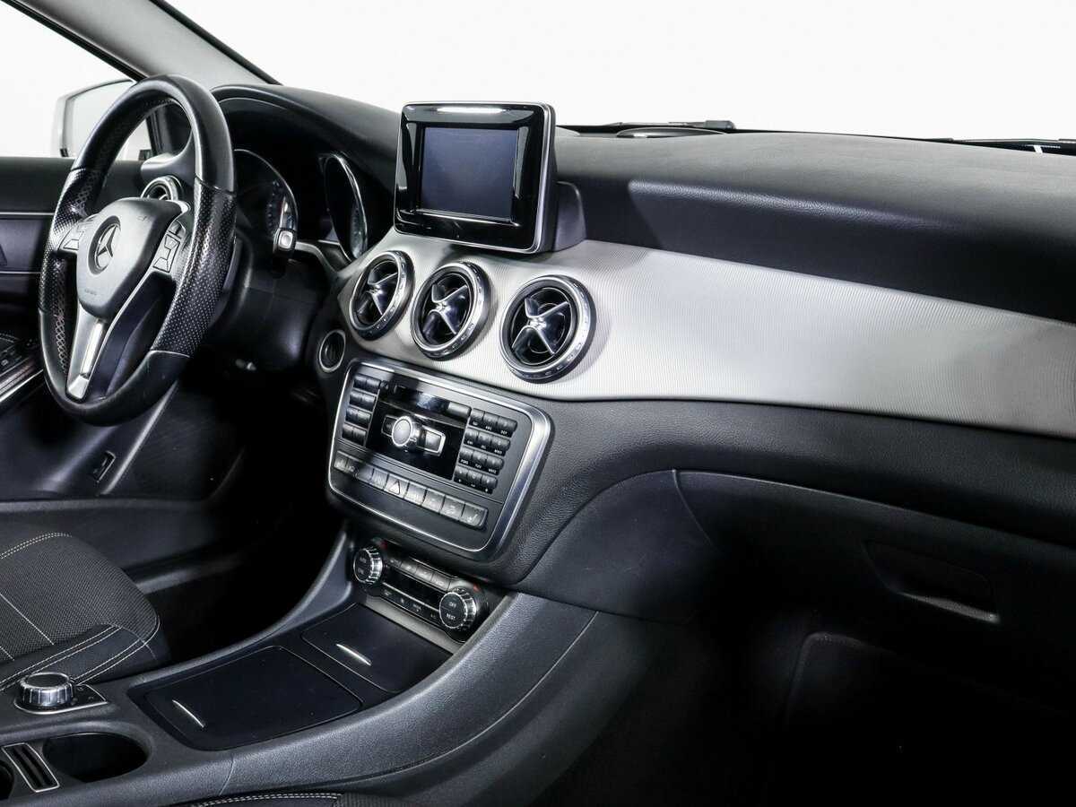 Mercedes-Benz GLA с пробегом — 2015 год. Фото: #8