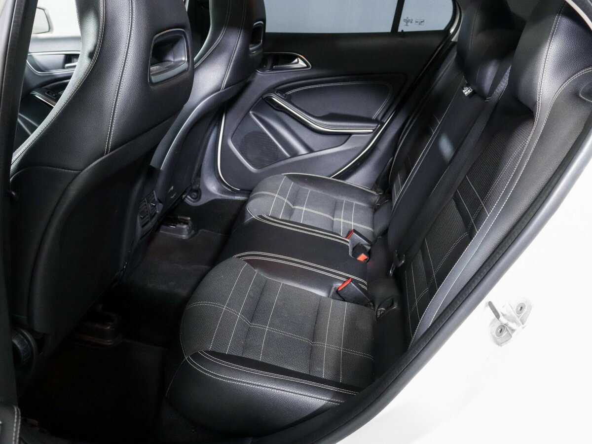 Mercedes-Benz GLA с пробегом — 2015 год. Фото: #9