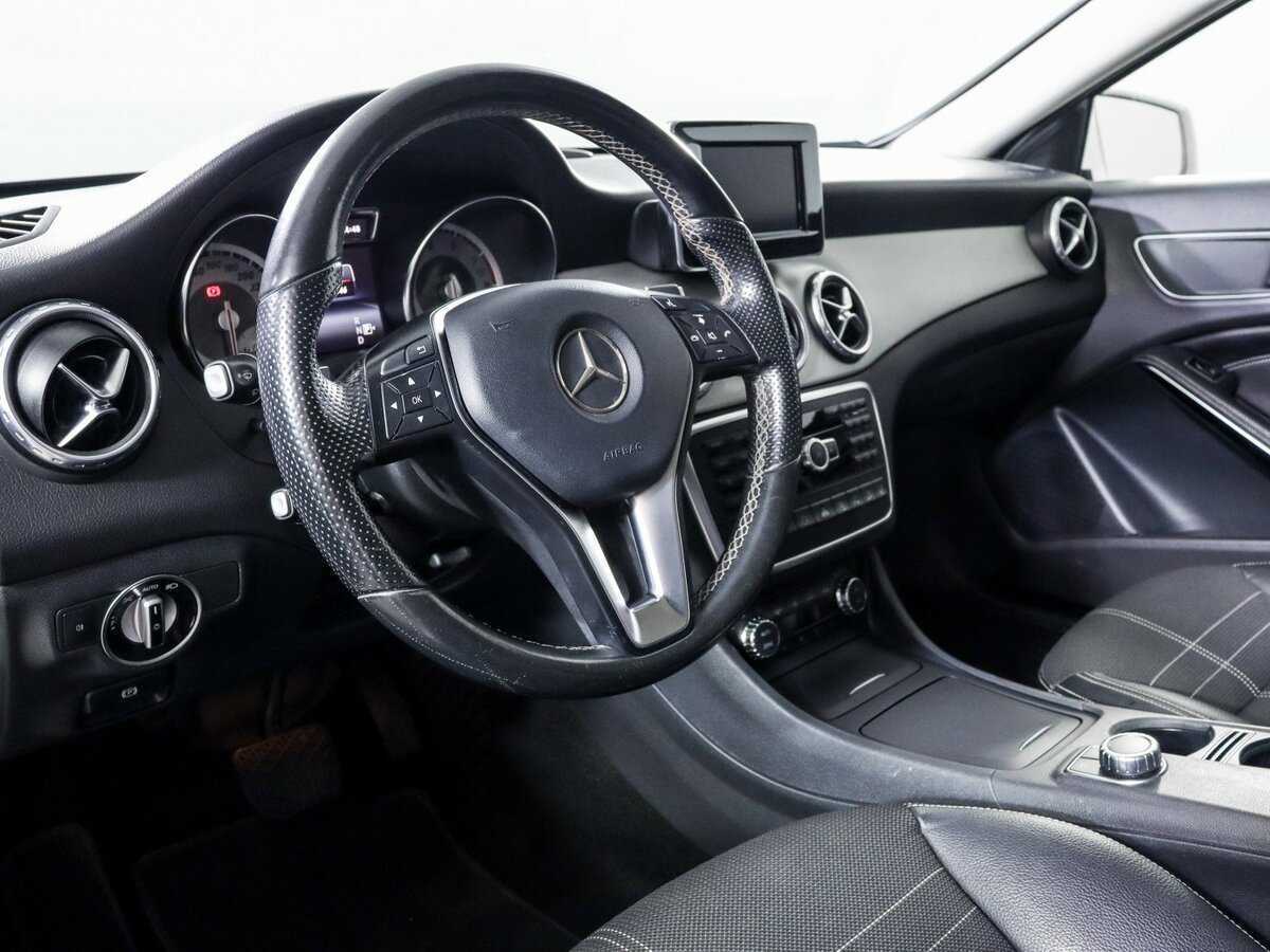 Mercedes-Benz GLA с пробегом — 2015 год. Фото: #12