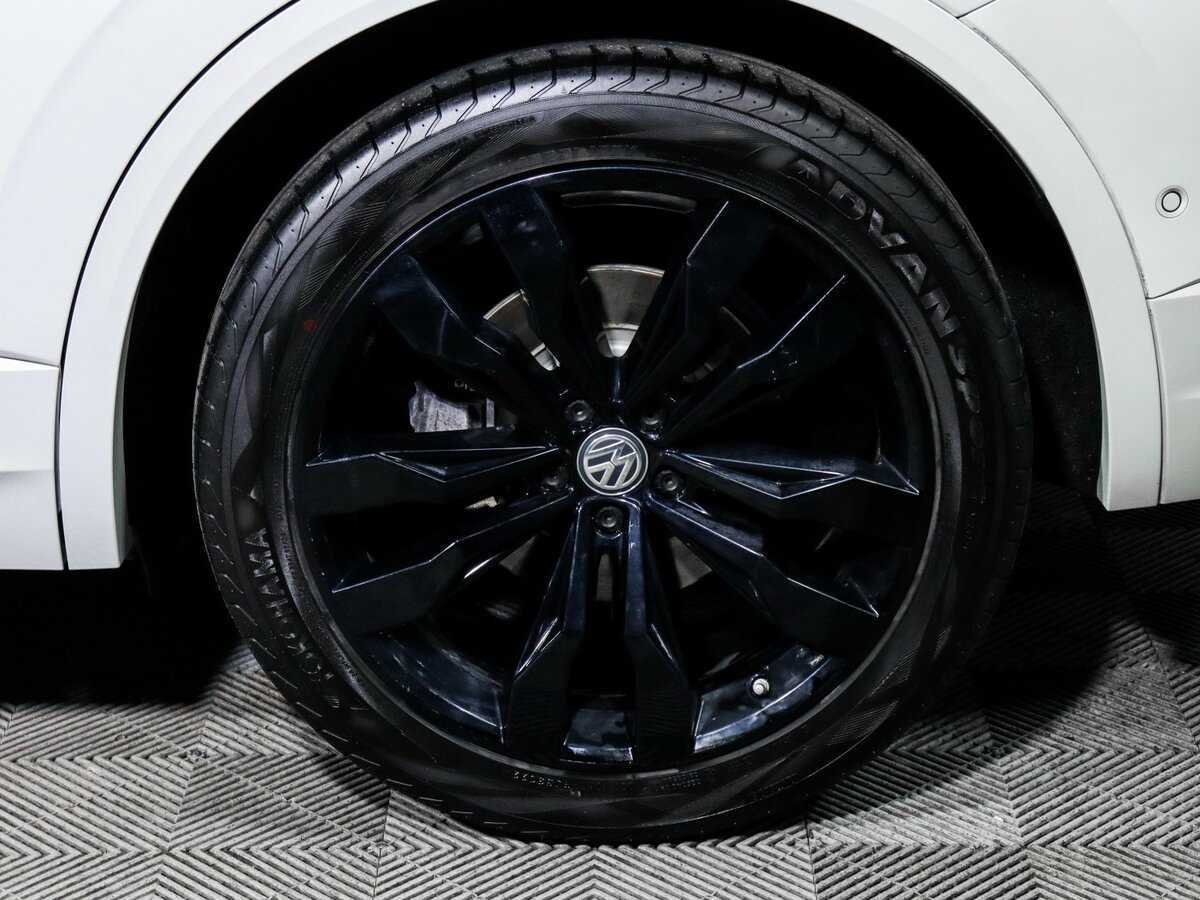 Volkswagen Touareg с пробегом — 2019 год. Фото: #11