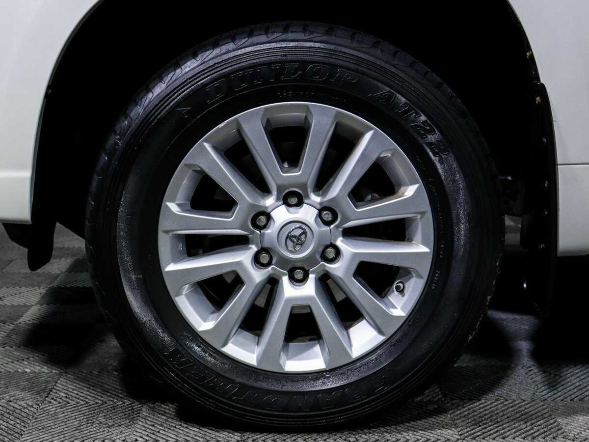 Toyota Land Cruiser Prado с пробегом — 2014 год. Фото: #14