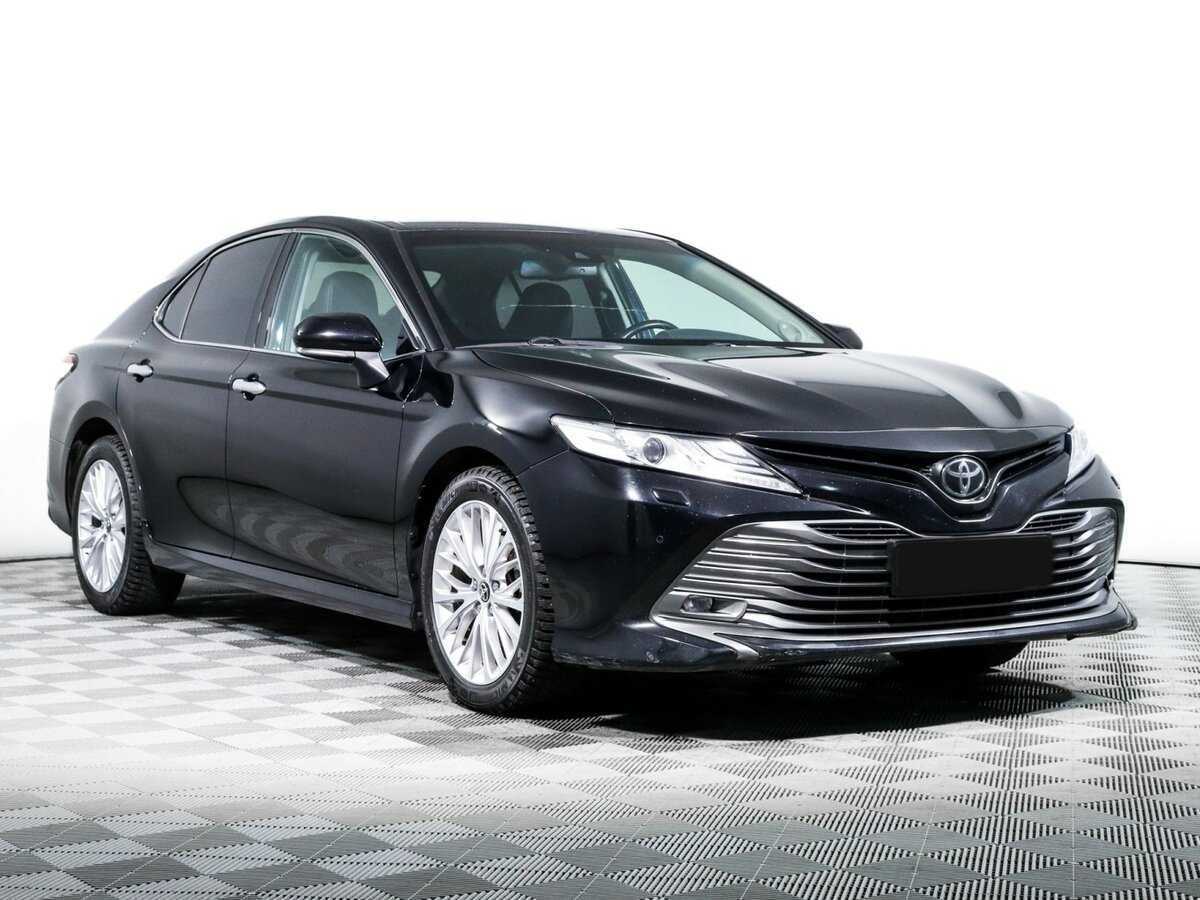 Toyota Camry с пробегом — 2018 год. Фото: #2